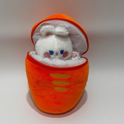 カスタマイズできる 可愛い詰め物 プルーシオイ ザイプ付き カロツの形のウサギ
