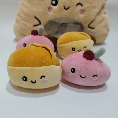 中には色とりどりのミニフルーツが